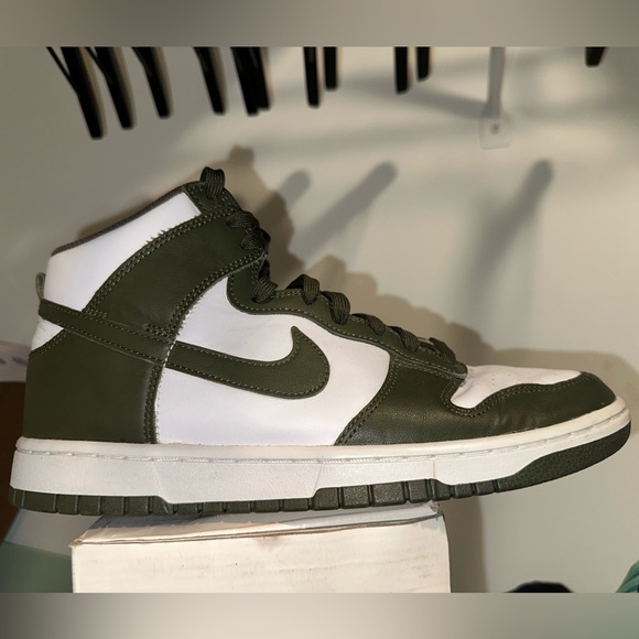 Nike high tops - Picture 1 of 5